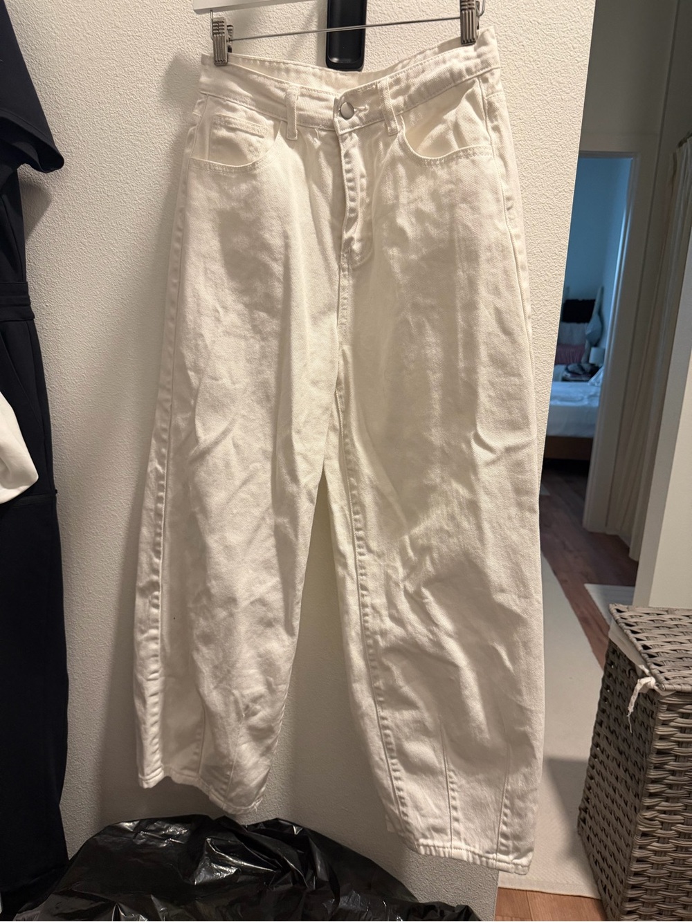 Women's White Wide-Leg Jeans - Classic High-Rise Style